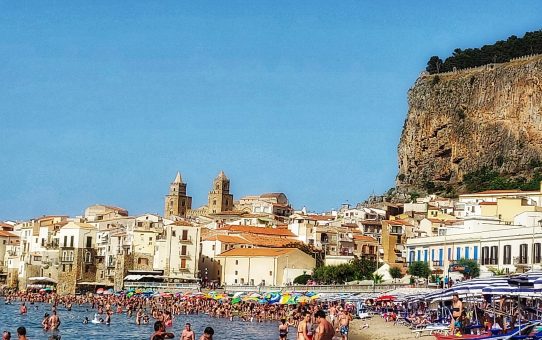 Cefalú: un tesoro siciliano a orillas del mar Tirreno